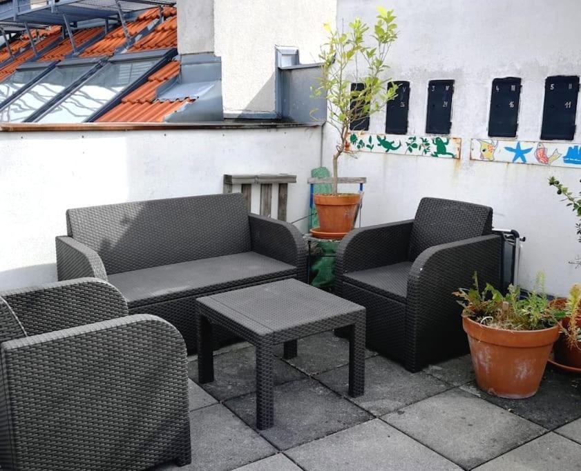 Modern Living In City Center - Fully Equipped Вена Экстерьер фото